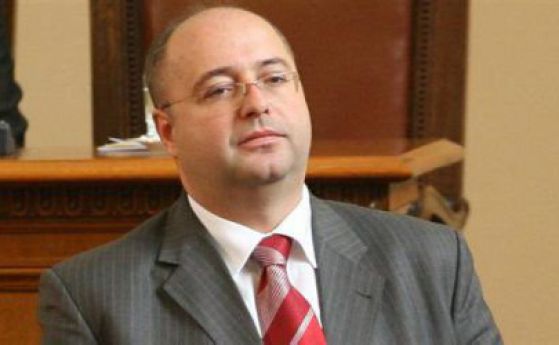 Казак: Проблемите между ГЕРБ и РБ не са спектакъл, делят власт и порции