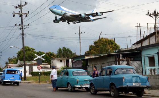 Барак Обама пристигна в Куба на историческо посещение
