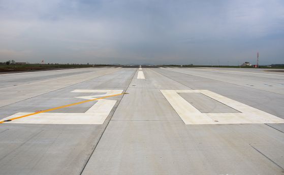 Откриване на обновеното летище 
