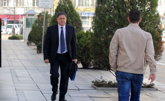 Ненчев привикан за разпит в прокуратурата, министърът не знае за какво