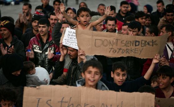 Гърция депортира мигранти към Турция