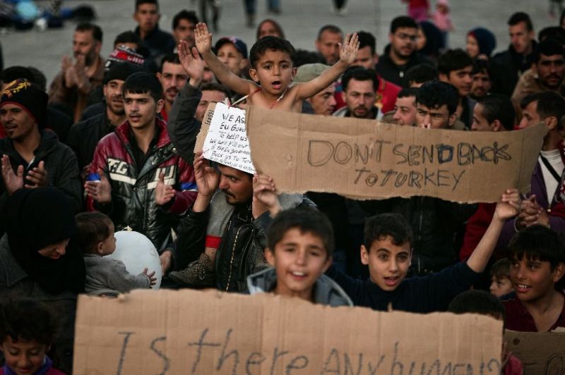 Гърция депортира мигранти към Турция