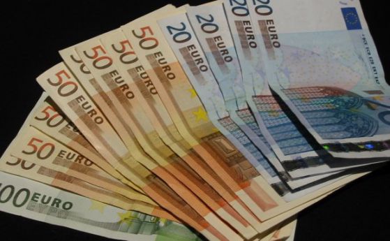 Дете намери 54 000 евро до хотел във Велинград и ги върна