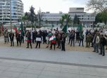 Демонстранти: Перата е поръчан от чужди служби, оръжията са подхвърлени