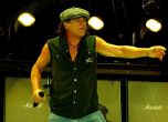 Брайън Джонсън за раздялата с AC/DC: Това не е краят