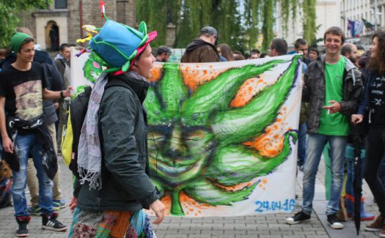 В София стотици поискаха "Свобода за конопа"
