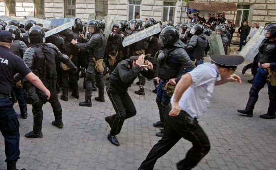 Безредици в Молдова по време на антиправителствен протест