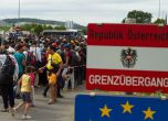 Австрия прие строг закон за бежанците, планира ограда с Италия