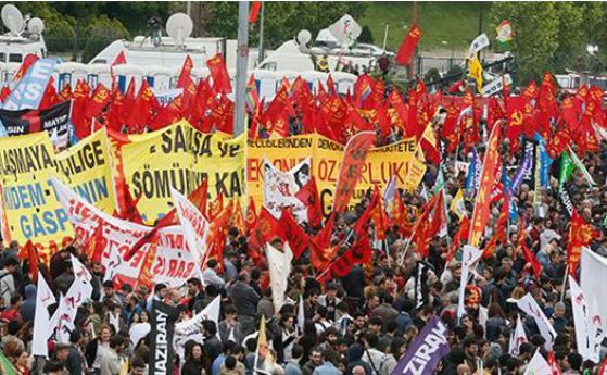 Сблъсъци в Истанбул по време шествие за 1 май