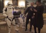 Барак и Мишел Обама танцуват с музикален R2-D2 (видео)