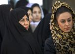 Иран се бори срещу снимките без забрадки в Instagram