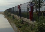 Руски олимпийци прескачаха ограда, за да стигнат до морето в Кранево (снимки)