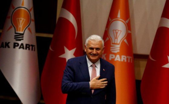 Бинали Йълдъръм поема премиерския пост в Турция