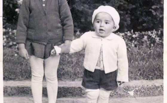 Борисов честити 1 юни със своя снимка като дете