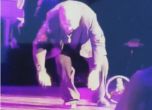 Рок легендата Мийт Лоуф колабира на сцената (видео)