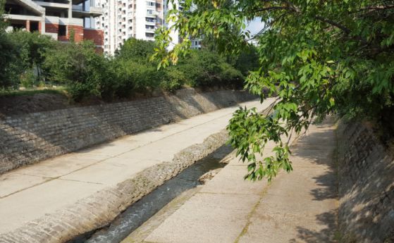 Чистят 35 км речни корита в столицата през лятото