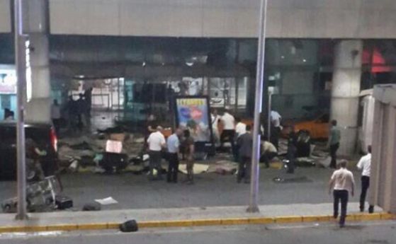 Видео: Атентатът на летището в Истанбул
