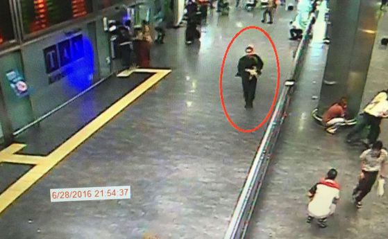 Публикуваха снимки на двама от атентаторите от Истанбул