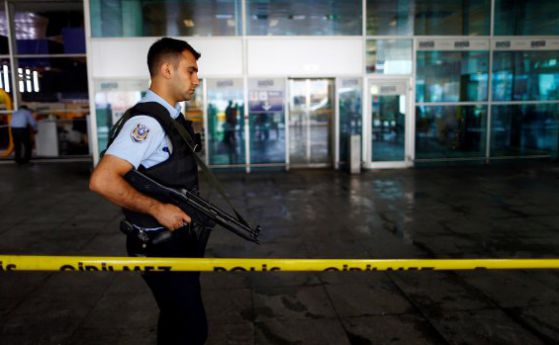 Общо 30 заподозрени в затвора във връзка с атентата в Истанбул