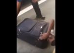 Африканец в куфар опита да стане швейцарец (видео)