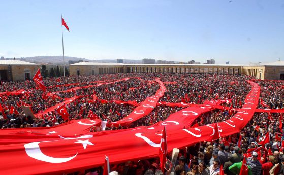 Турция бавно се превърна в кошмар, а ние го проспахме