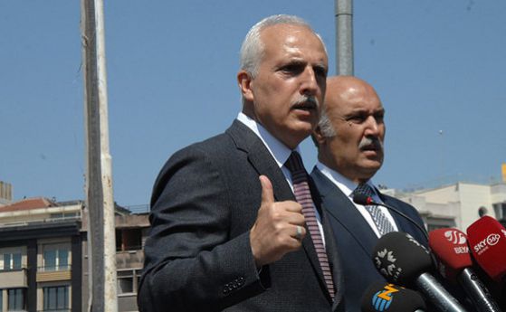 Бившият губернатор на Истанбул арестуван във връзка с метежа в Турция
