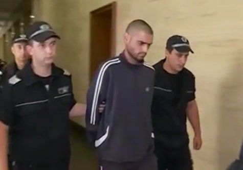 Кристиян, който уби майка си и дядо си, чувал гласове