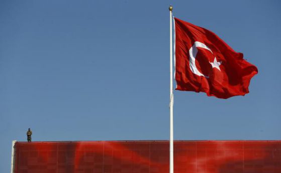 22 полицейски операции призори в Турция: 20 в ареста за връзки с ИДИЛ