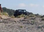 От вас: Джипове върху дюните в Аркутино (снимки)