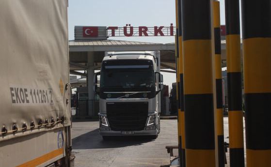 Роднини на заподозрян във връзки с Гюлен са задържани на българо-турската граница