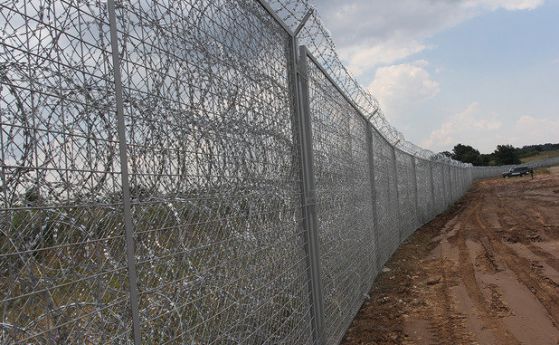 Бежанец открит мъртъв на турската граница, подозират, че е бит от наши граничари