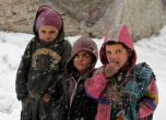 Деца в лагера край Кабул