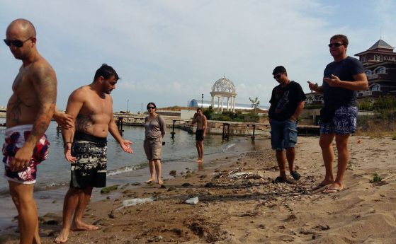 Мутри пазят „частния плаж на Доган“ от простосмъртни