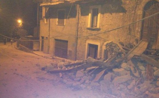Земетресение в Италия, има загинали (видео и снимки)
