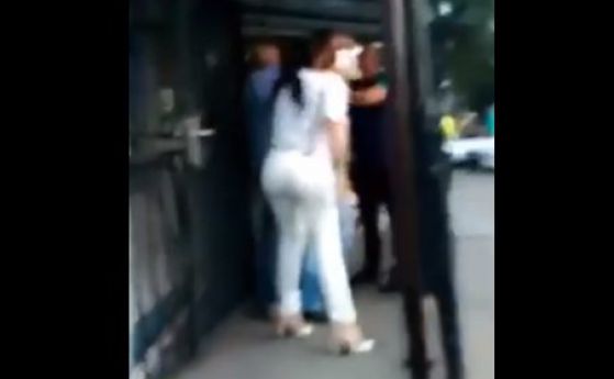Рут Колева показа видео от свадата ѝ със служителка на Външно