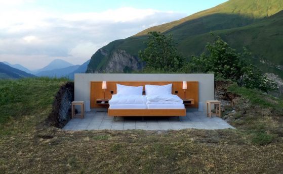Отвориха хотел без стени в Алпите (галерия)
