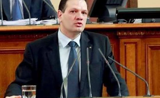 Депутат настоява пред министър Павлова за мантинела на пътя София-Калотина