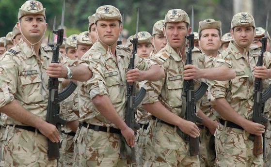 Парламентът отхвърли наборната служба и разреши подмладяване на армията
