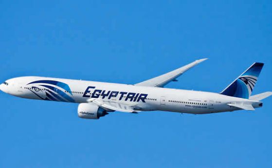 Намерени са следи от тротил по отломките от падналия самолет на EgyptAir