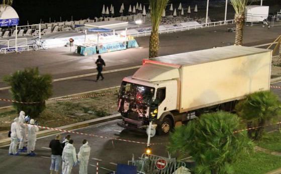 Френската полиция арестува 8 души за атентата в Ница