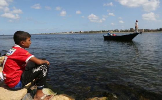 Десетки мигранти се удавиха край Египет