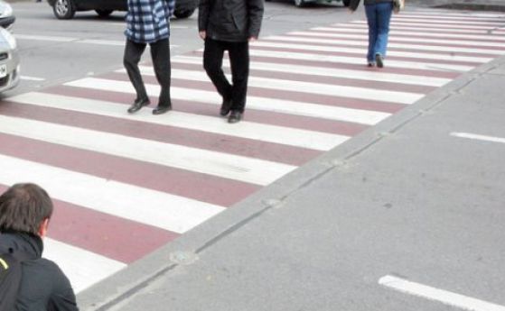 ВКС решава: "За" или "против" безусловното предимство на пешеходците