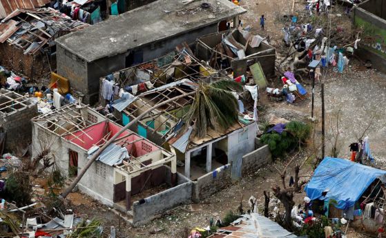 Жертвите на урагана Матю в Хаити надвишиха 800