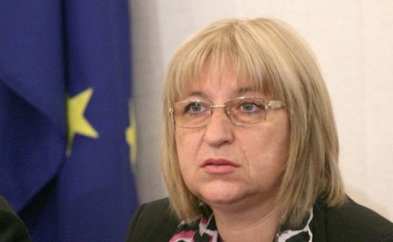 Цачева няма да позволи България да бъде отклонена от европейския път на развитие