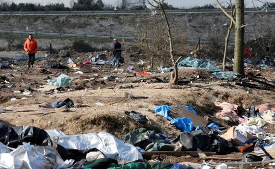 Франция започна операция по премахване на бежанския лагер в Кале