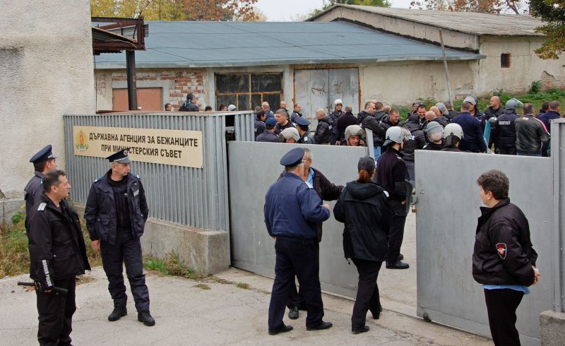 Полицията потуши бунта на бежанци в Харманли