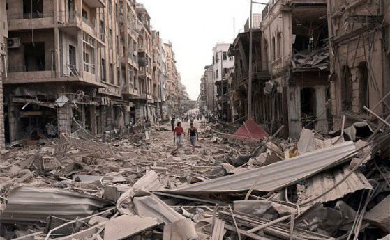 Бомбардировки над училище убиха 6 деца в Алепо