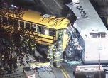Училищен и градски автобуси се сблъскаха в Балтимор, 6 загинаха