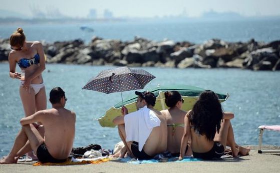 43 % от туристите идват в България заради слънцето и морето