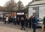 Българите в Кройдън гласуват в автосервиз, чака се по 3 часа